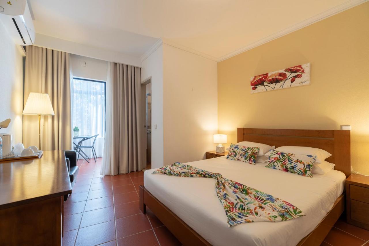 Manta Guest Bed & Breakfast Manta Rota Exterior photo
