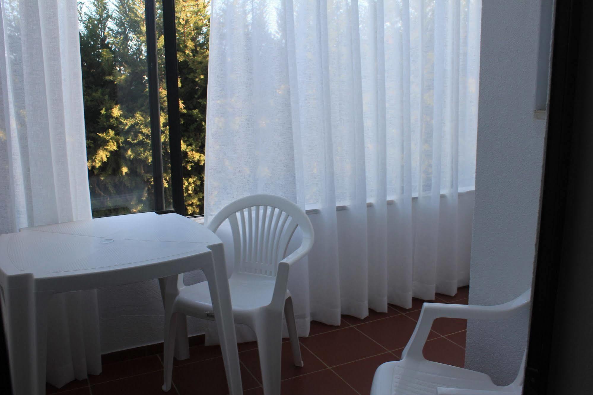 Manta Guest Bed & Breakfast Manta Rota Exterior photo