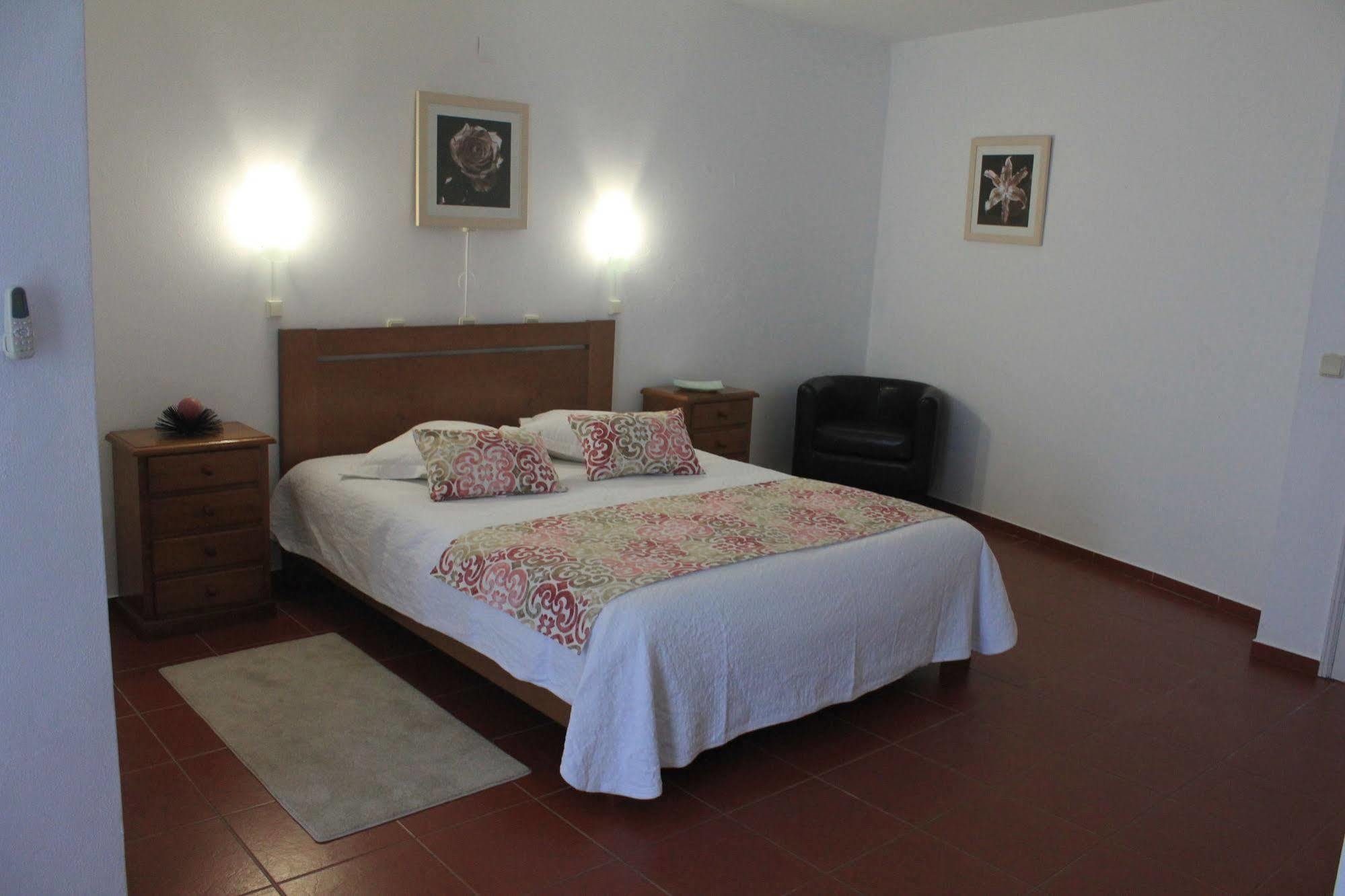 Manta Guest Bed & Breakfast Manta Rota Exterior photo