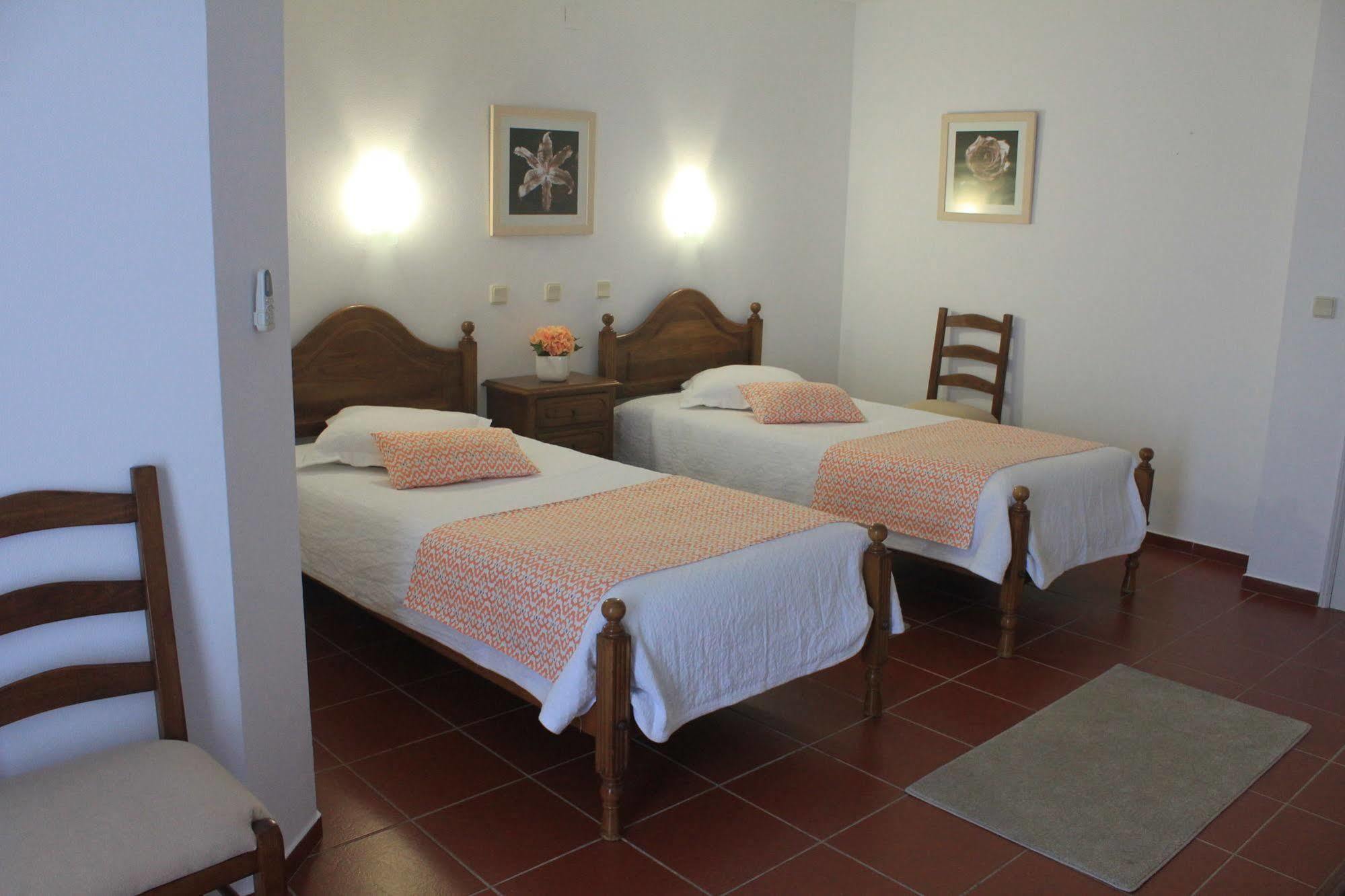 Manta Guest Bed & Breakfast Manta Rota Exterior photo